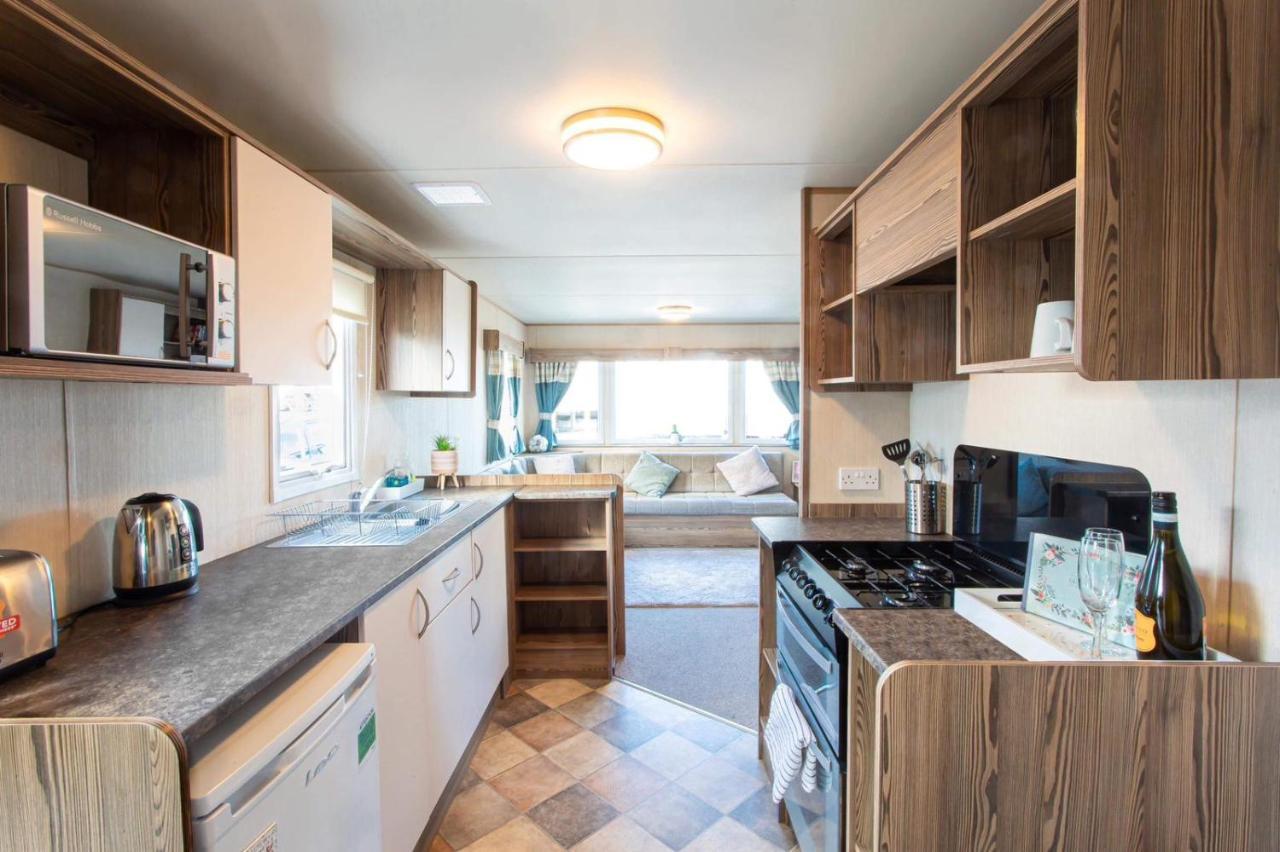 Caravan In Haven Marton Mere Holiday Park แบล็คพูล ภายนอก รูปภาพ