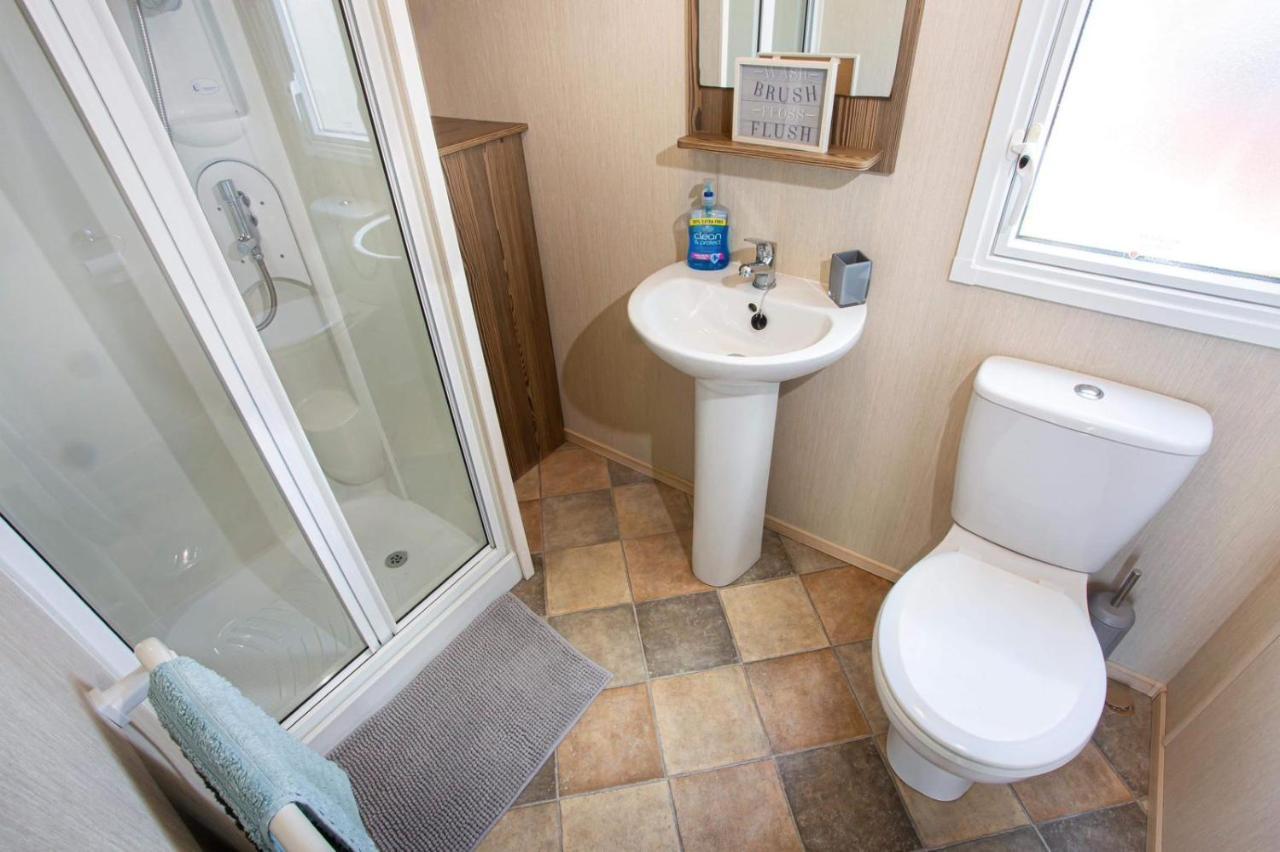Caravan In Haven Marton Mere Holiday Park แบล็คพูล ภายนอก รูปภาพ